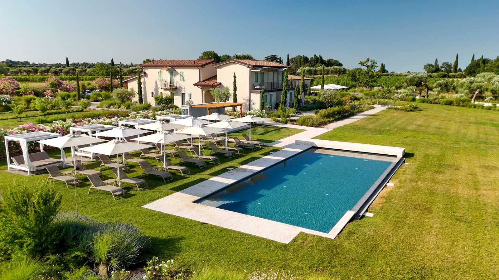 Soggiorno Lago di Garda con Piscina Vista Lago Lazise Terrazza Resort Masseria Garda Wine Relais Bardolino